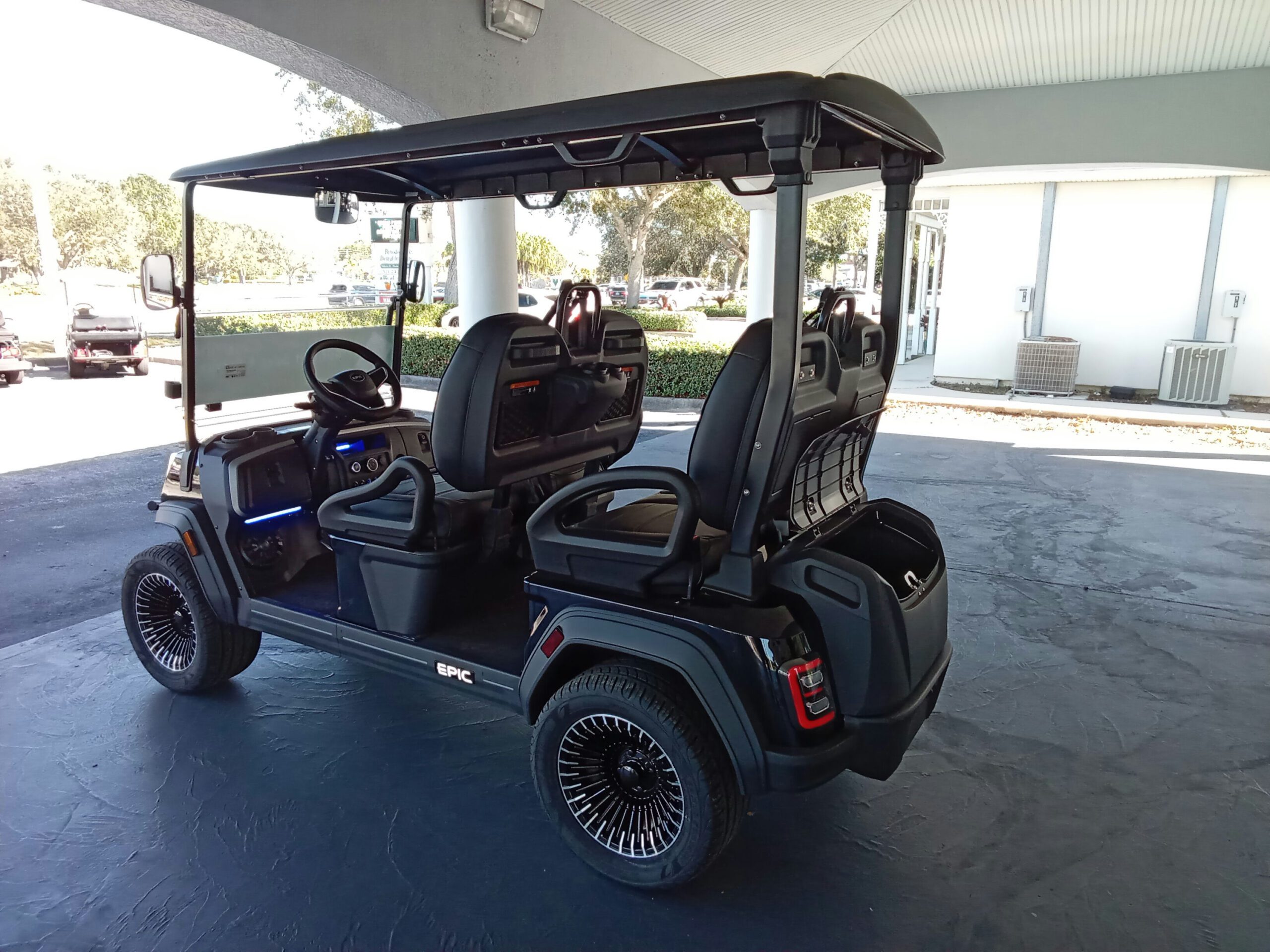 Epic E40FX 4-Pass Lithium Electric Lifted - Image 2